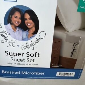 Mainstays  3 Piece Bed Sheet Set White Ivory NWT Twin/Twin XL Super Soft